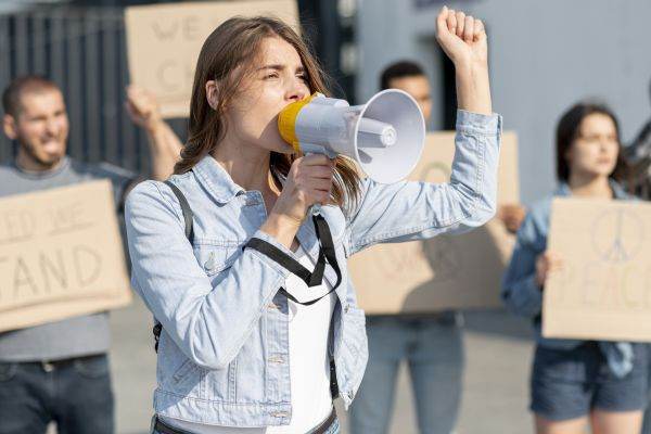 Transportation Issues Lead Students to Protest